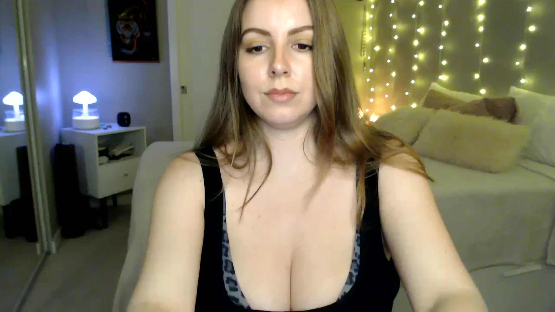 Gallery image thumbnail from MyaDelaney's myfreecams stream on, 12/18/2025, 06:40 image 16 of 20