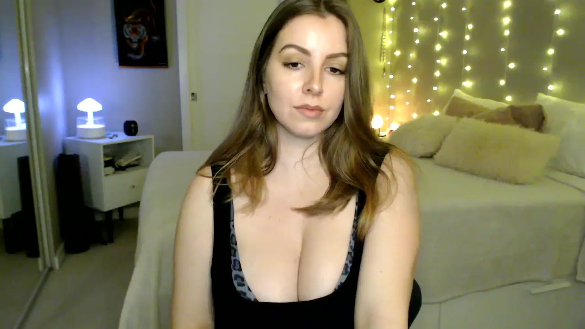 Gallery image thumbnail from MyaDelaney's myfreecams stream on, 12/18/2025, 06:40 image 8 of 20