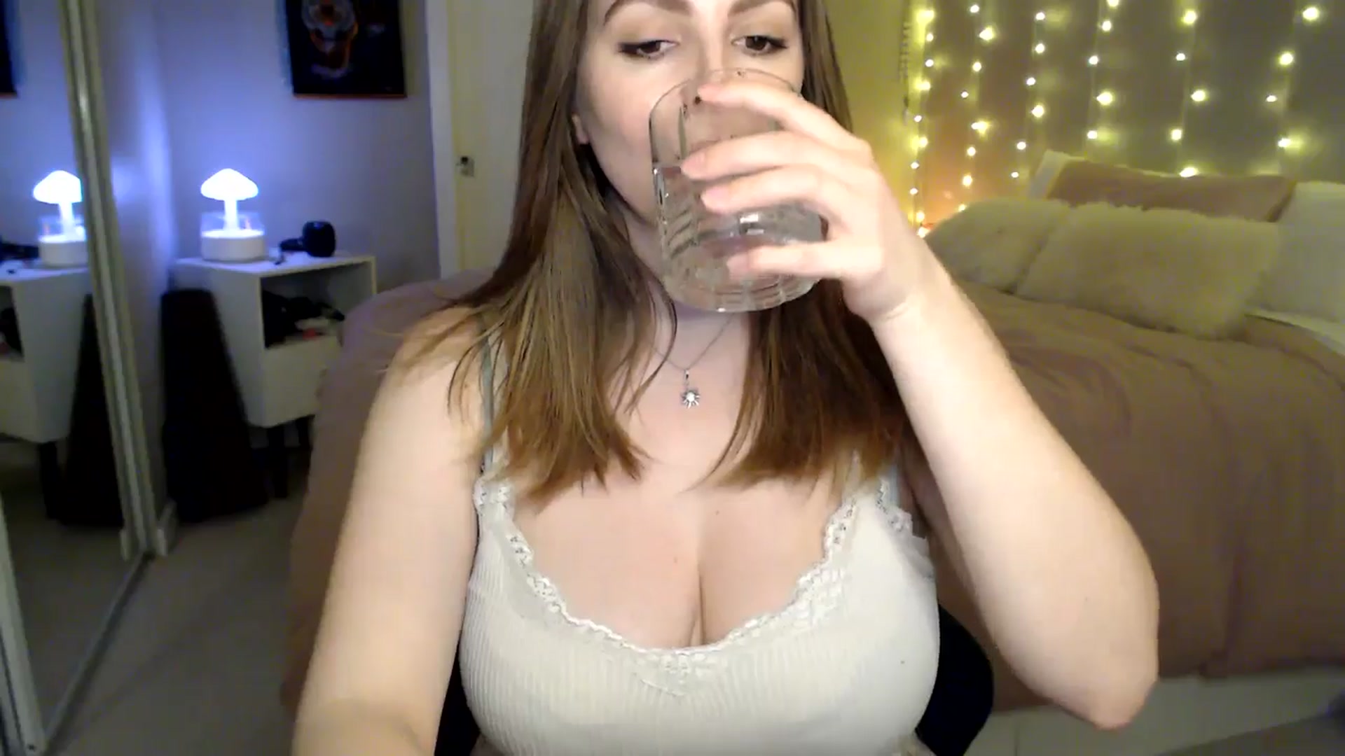 Gallery image thumbnail from MyaDelaney's myfreecams stream on, 01/18/2026, 05:20 image 16 of 20