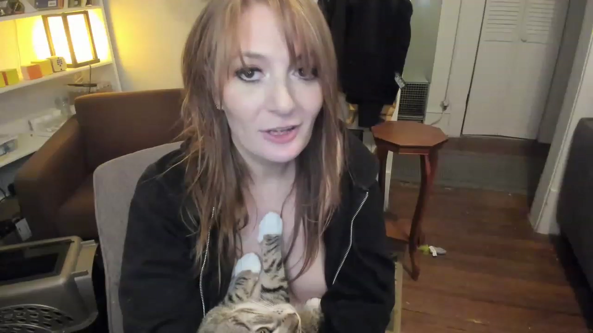 Gallery image thumbnail from Mya_Heart's myfreecams stream on, 11/24/2022, 07:01 image 10 of 20