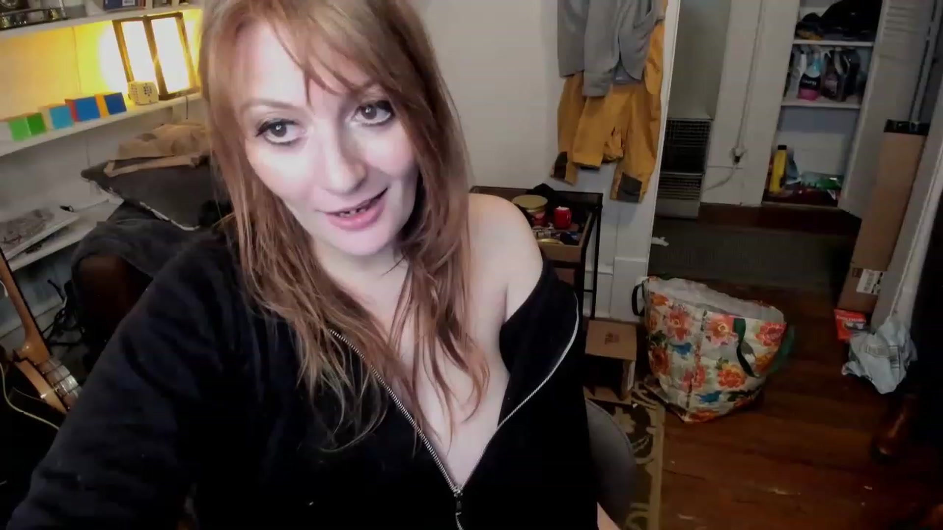 Gallery image thumbnail from Mya_Heart's myfreecams stream on, 12/27/2022, 08:36 image 6 of 20