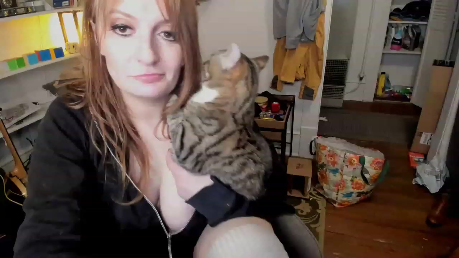 Gallery image thumbnail from Mya_Heart's myfreecams stream on, 12/27/2022, 08:36 image 16 of 20