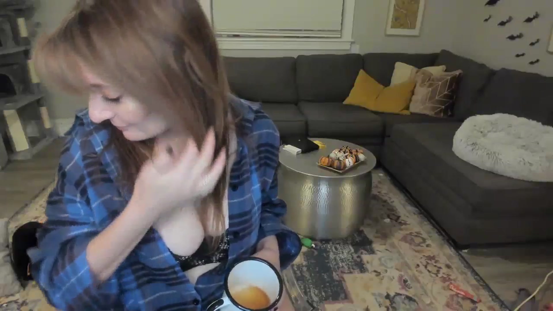 Gallery image thumbnail from Mya_Heart's myfreecams stream on, 11/06/2023, 07:27 image 6 of 20