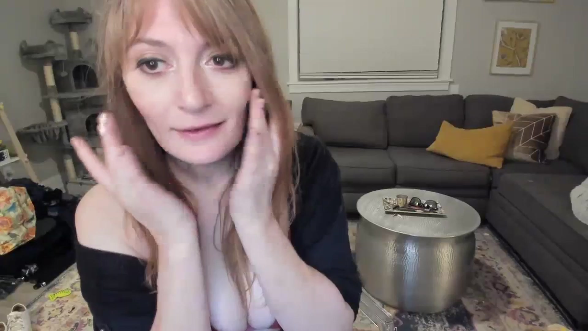 Gallery image thumbnail from Mya_Heart's myfreecams stream on, 11/22/2023, 06:22 image 5 of 20