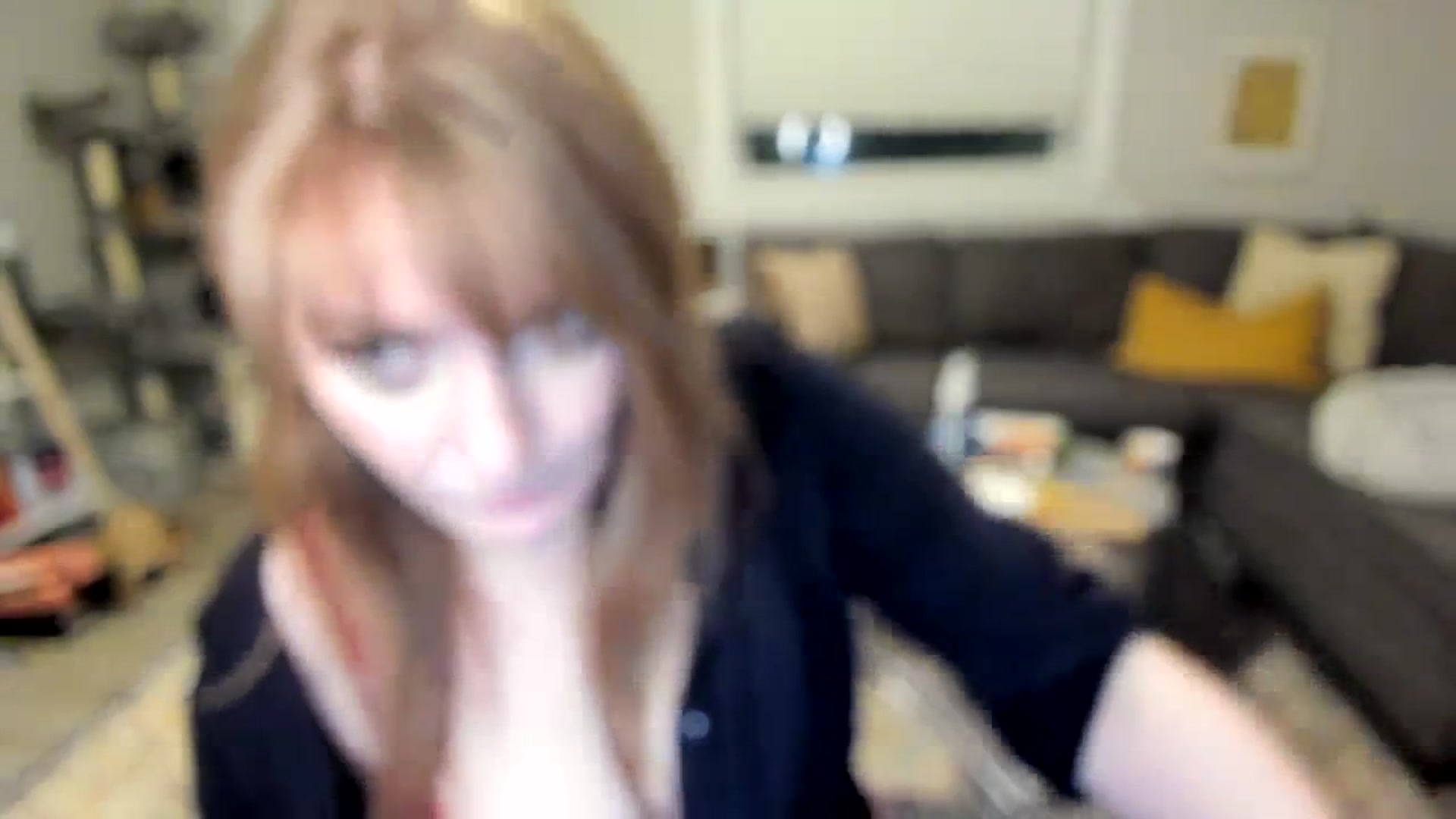 Gallery image thumbnail from Mya_Heart's myfreecams stream on, 12/27/2023, 06:08 image 14 of 20