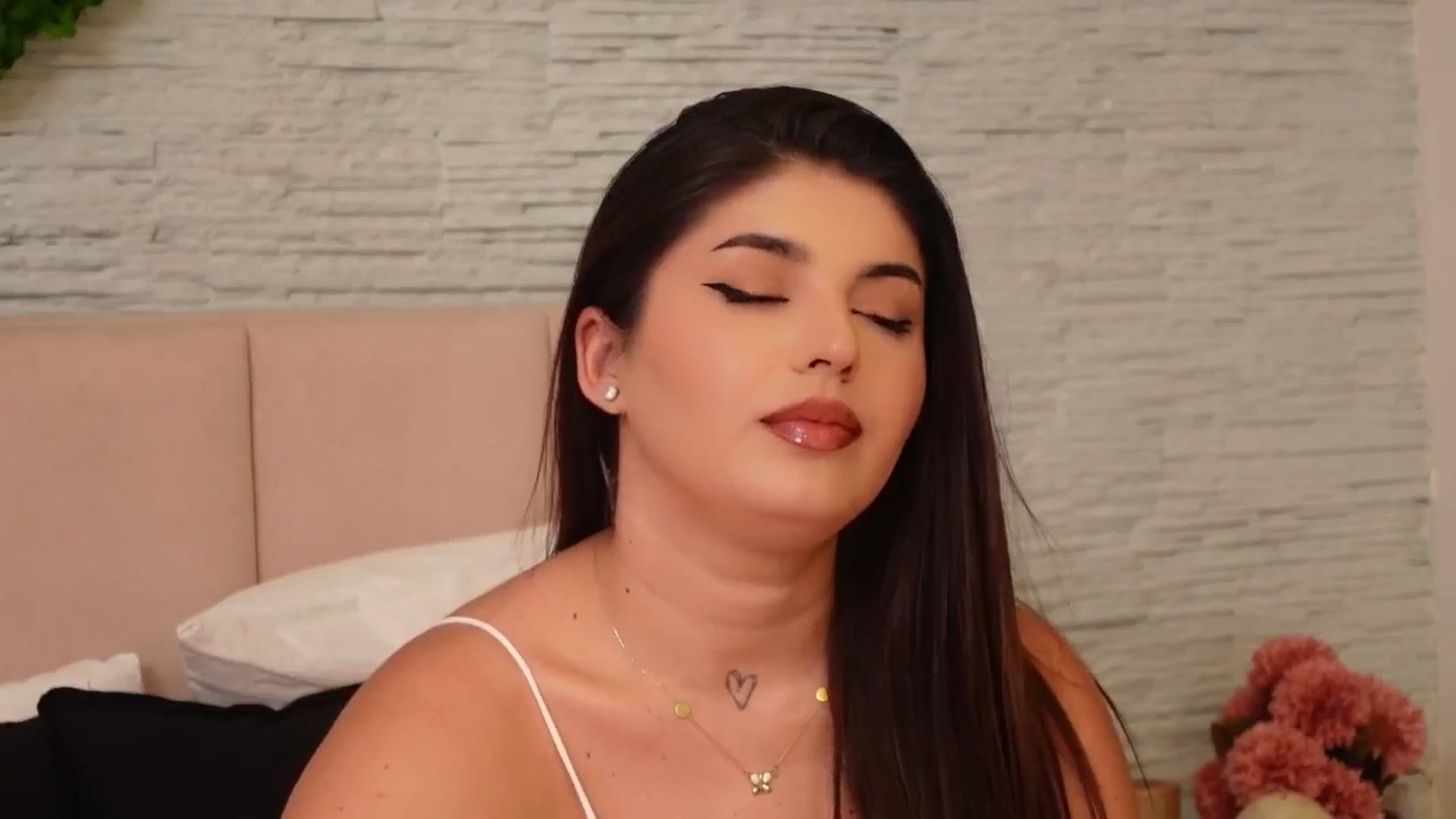Gallery image thumbnail from MyaaaH's myfreecams stream on, 10/28/2024, 11:29 image 3 of 20