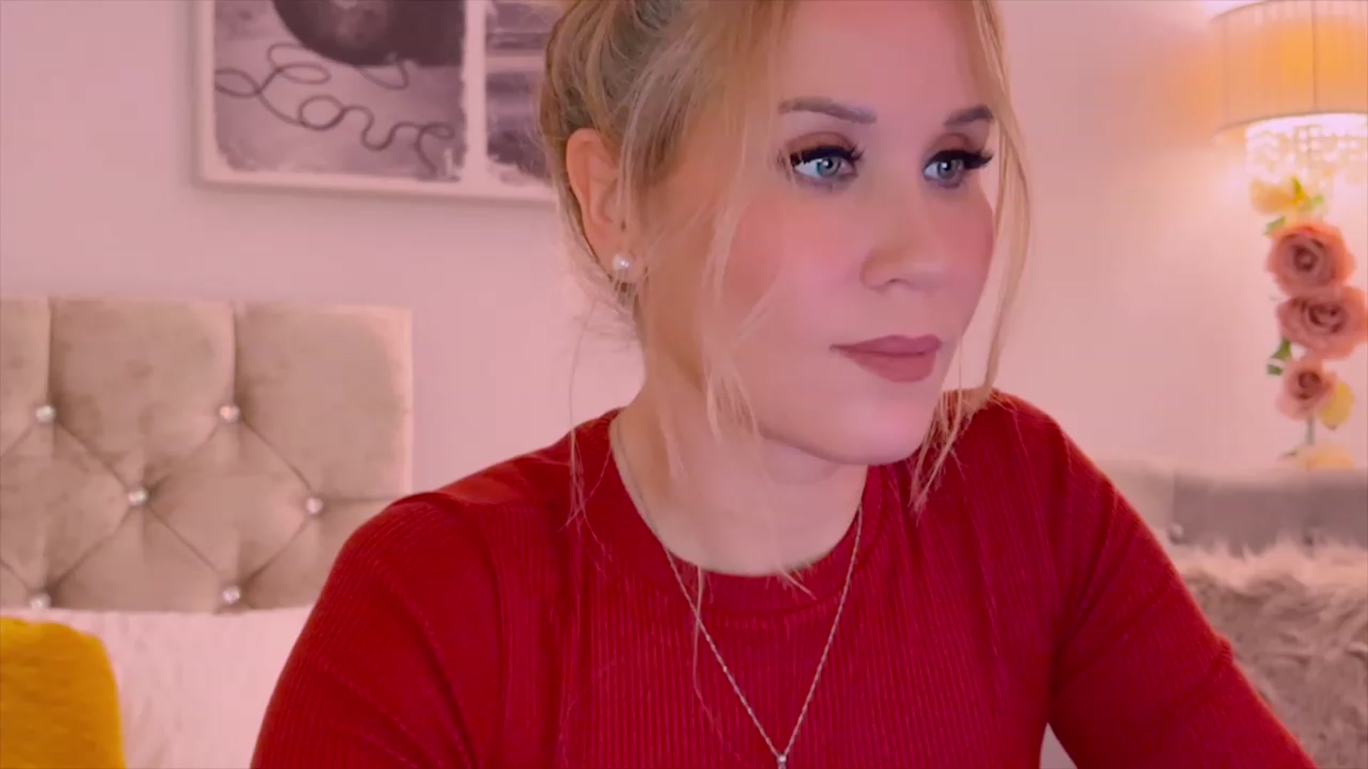 Gallery image thumbnail from Myabeline's myfreecams stream on, 11/20/2022, 22:31 image 2 of 20