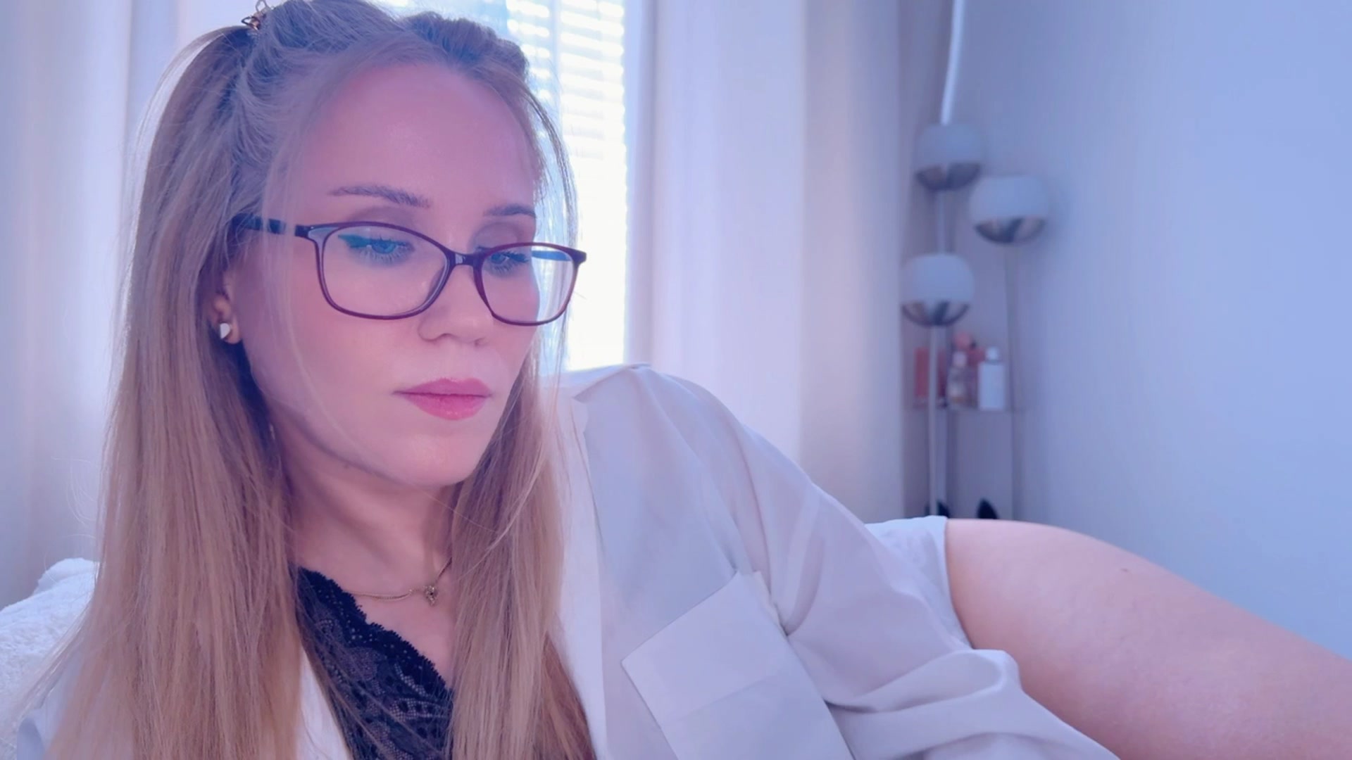 Gallery image thumbnail from Myassistant's myfreecams stream on, 04/14/2025, 16:05 image 15 of 20