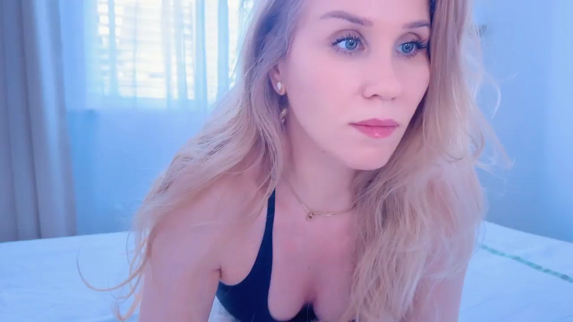 Gallery image thumbnail from Myassistant's myfreecams stream on, 04/22/2025, 16:06 image 9 of 20