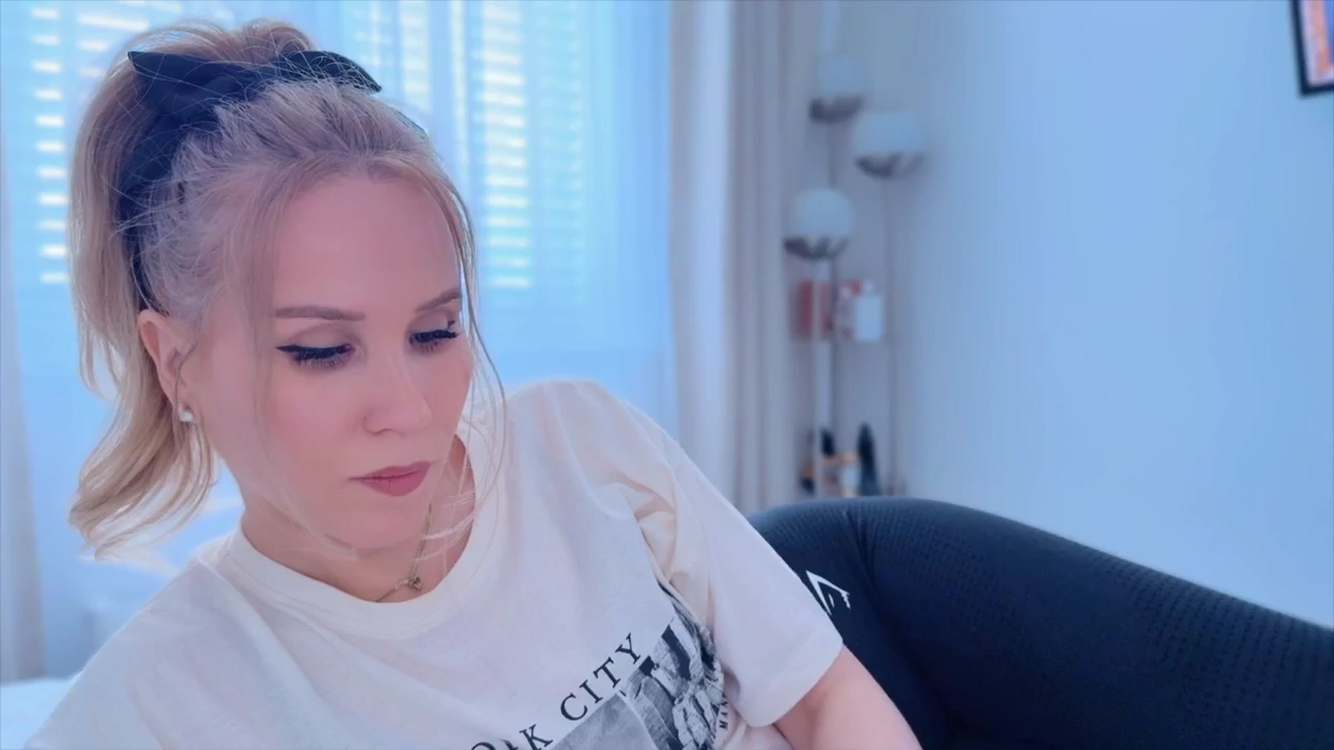 Gallery image thumbnail from Myassistant's myfreecams stream on, 04/29/2025, 13:02 image 3 of 20