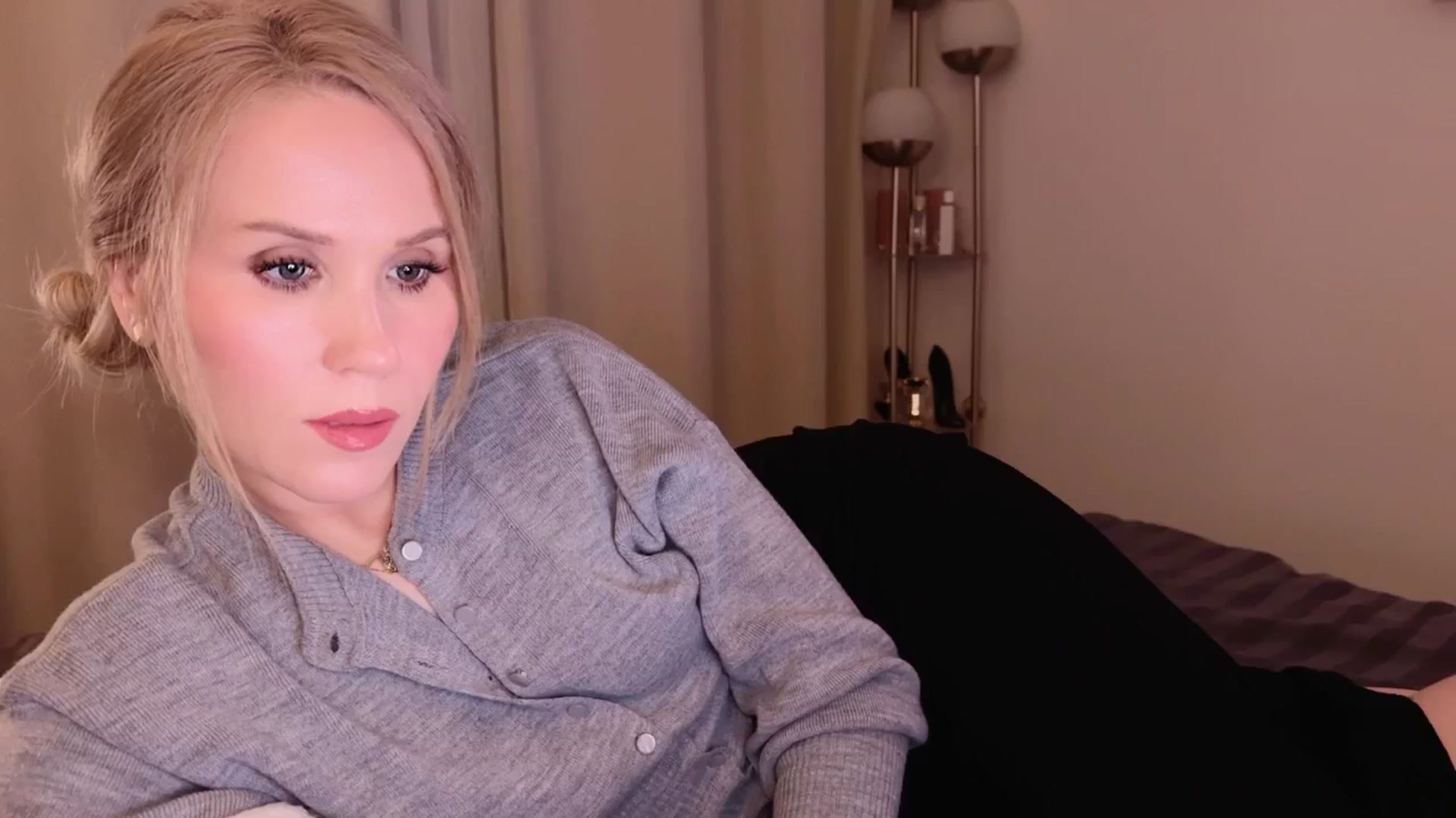 Gallery image thumbnail from Myassistant's myfreecams stream on, 05/04/2025, 22:20 image 9 of 20