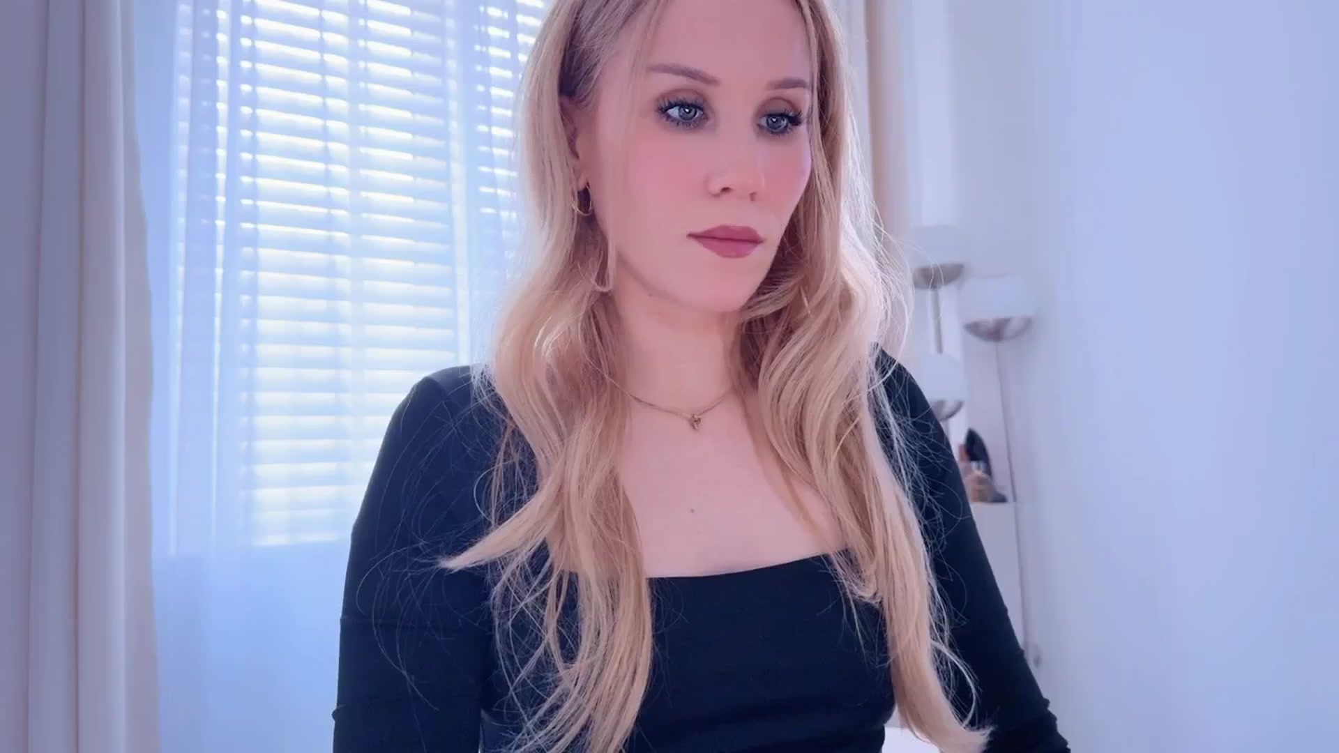 Gallery image thumbnail from Myassistant's myfreecams stream on, 05/31/2025, 14:37 image 18 of 20