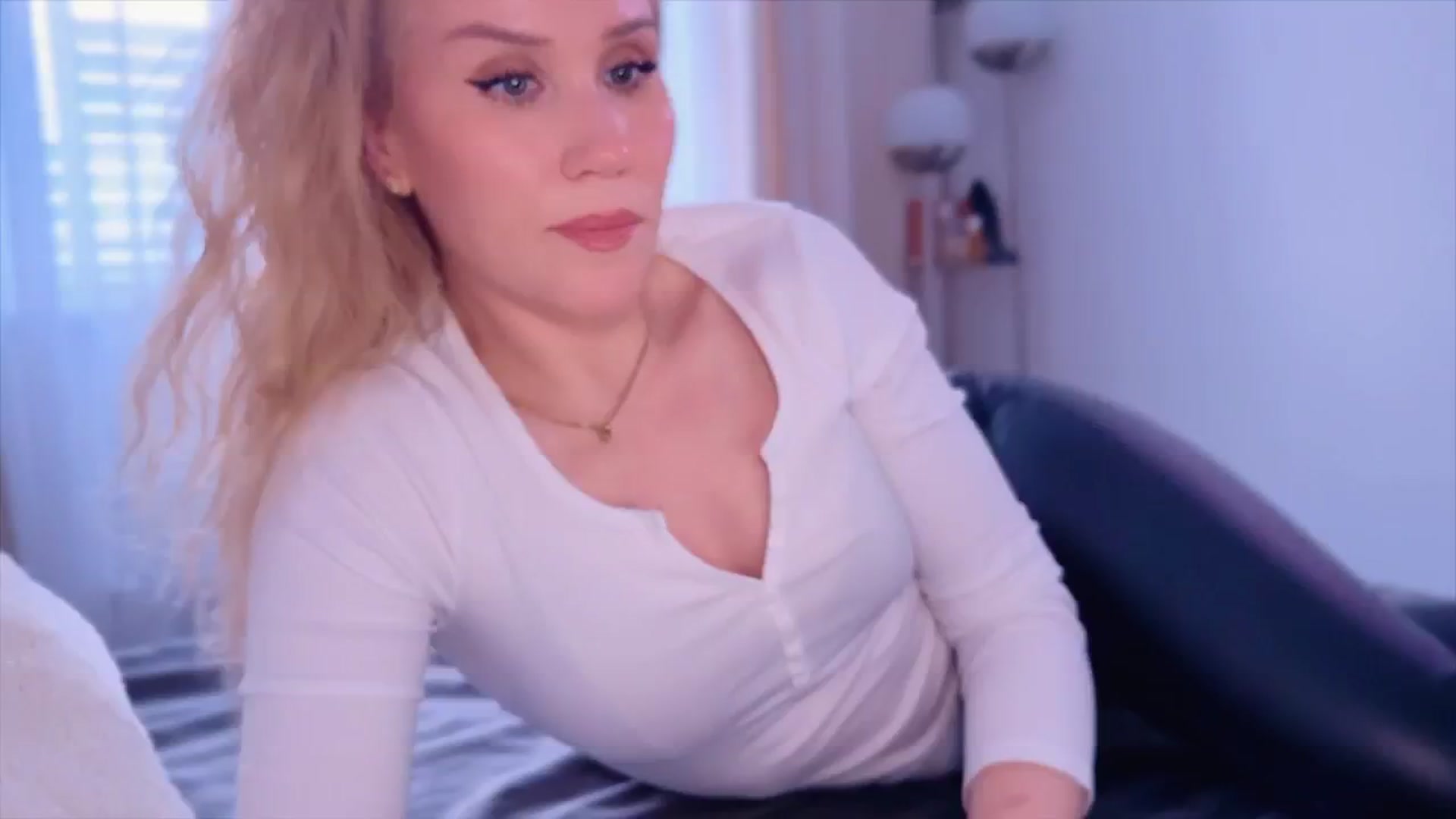 Gallery image thumbnail from Myassistant's myfreecams stream on, 06/07/2025, 20:03 image 7 of 20