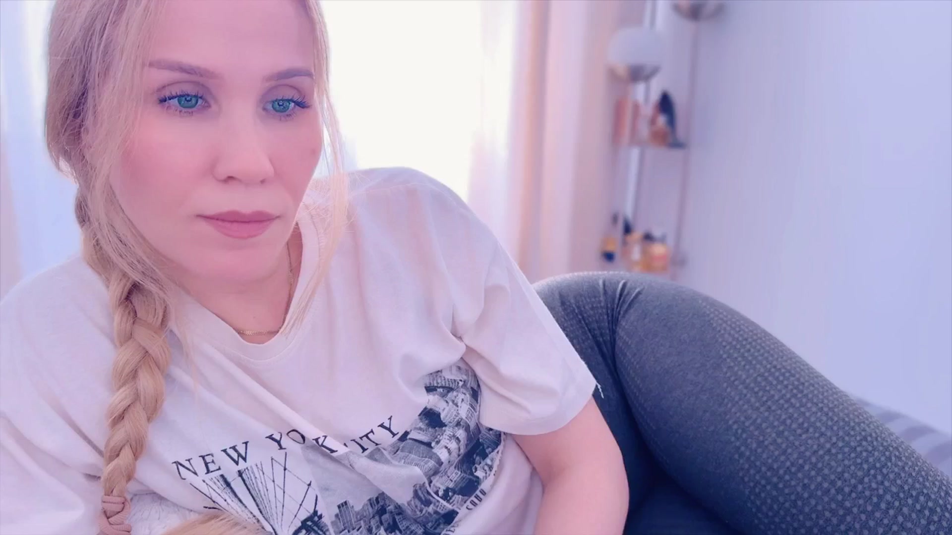 Gallery image thumbnail from Myassistant's myfreecams stream on, 06/11/2025, 15:37 image 19 of 20