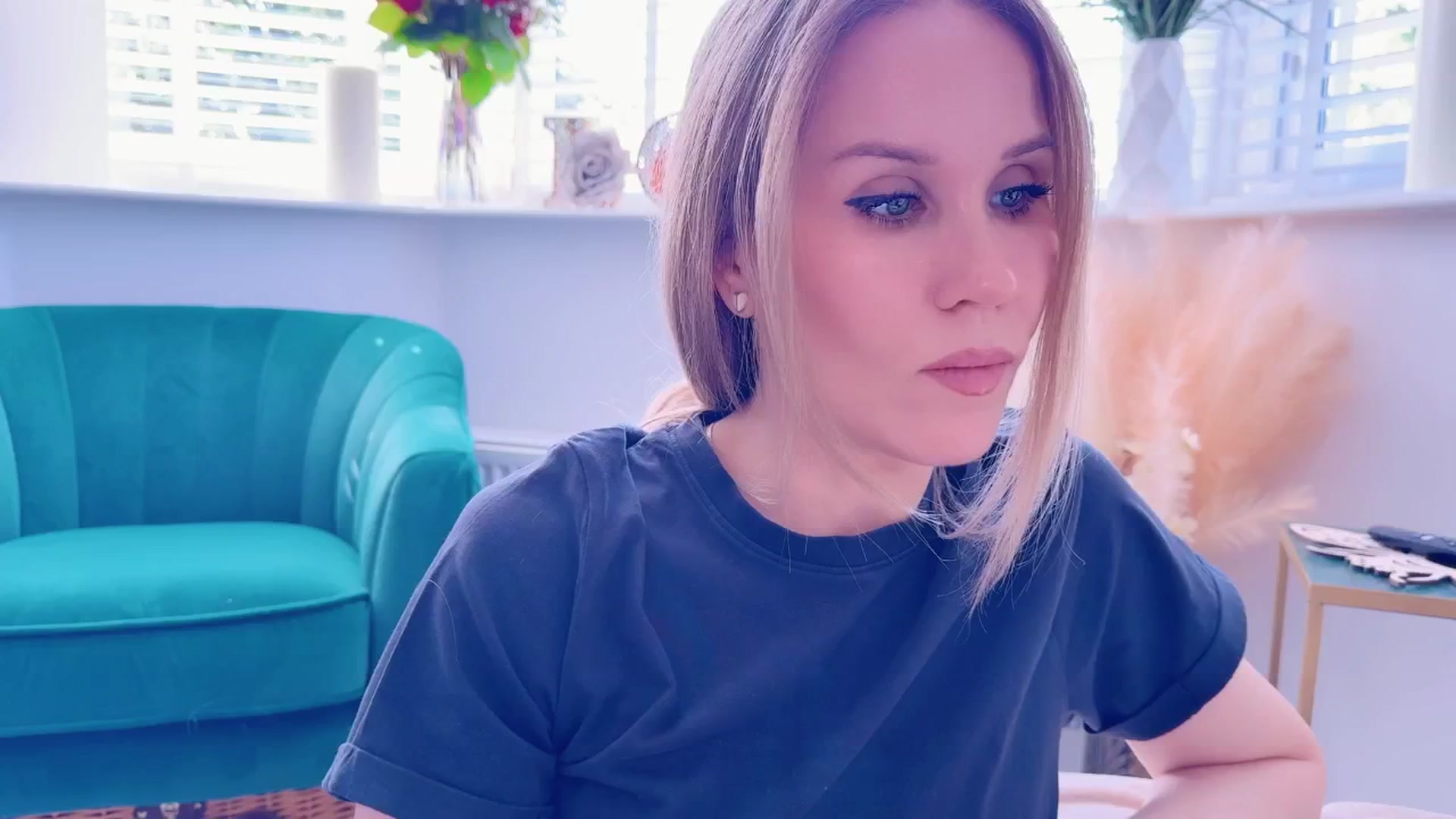 Gallery image thumbnail from Myassistant's myfreecams stream on, 06/13/2025, 17:02 image 7 of 20