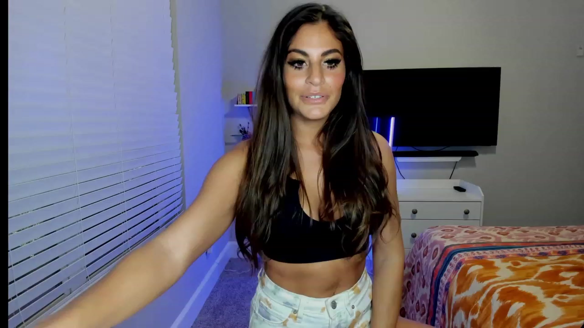 Gallery image thumbnail from MylaBanks's myfreecams stream on, 02/02/2024, 04:07 image 4 of 20