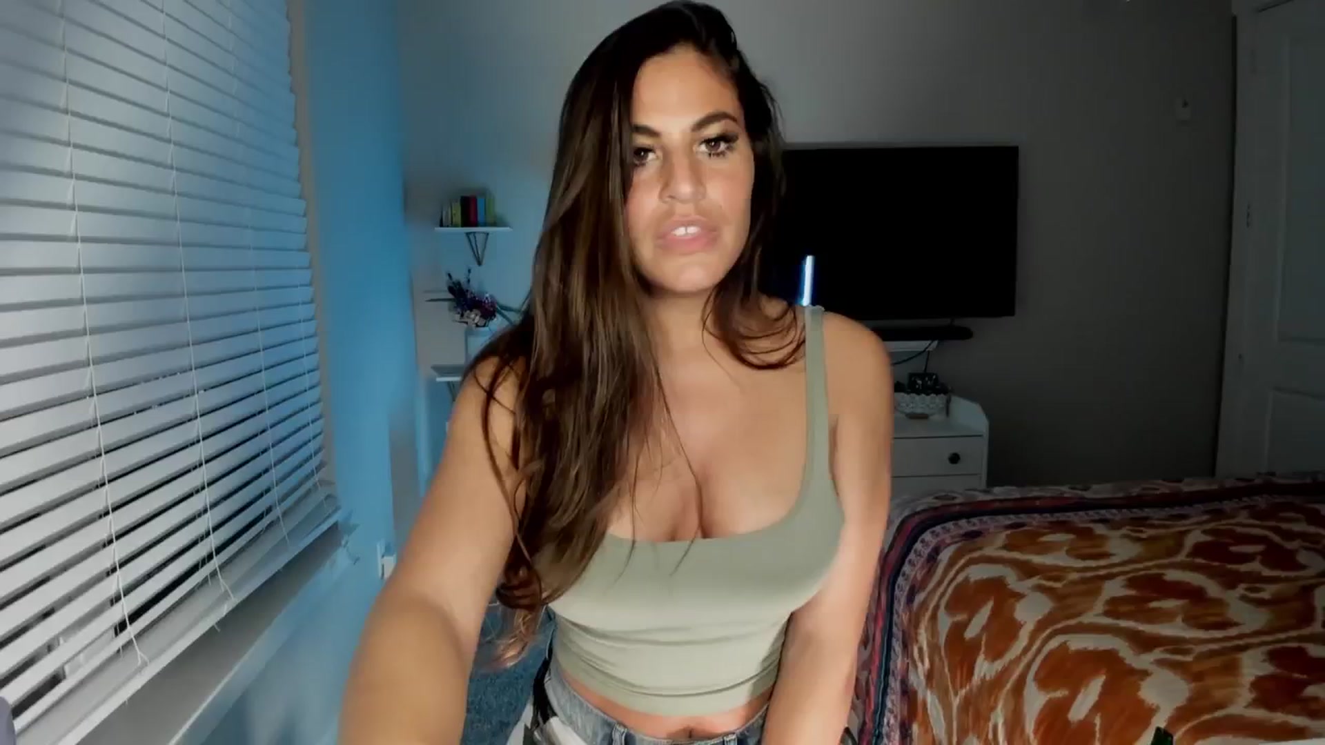 Gallery image thumbnail from MylaBanks's myfreecams stream on, 03/07/2024, 06:36 image 3 of 20