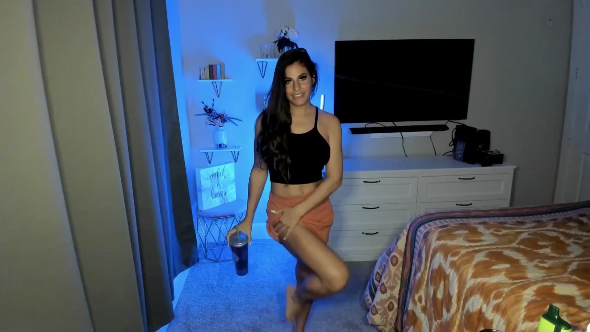 Gallery image thumbnail from MylaBanks's myfreecams stream on, 04/14/2024, 04:21 image 10 of 20