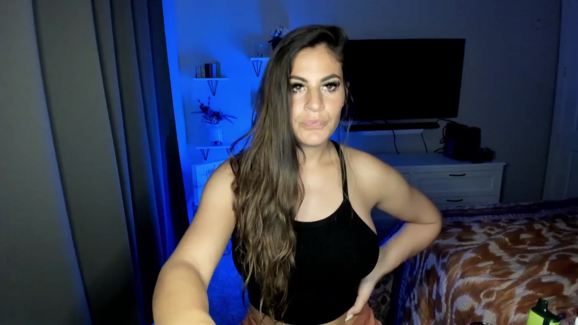 Gallery image thumbnail from MylaBanks's myfreecams stream on, 04/14/2024, 04:21 image 14 of 20