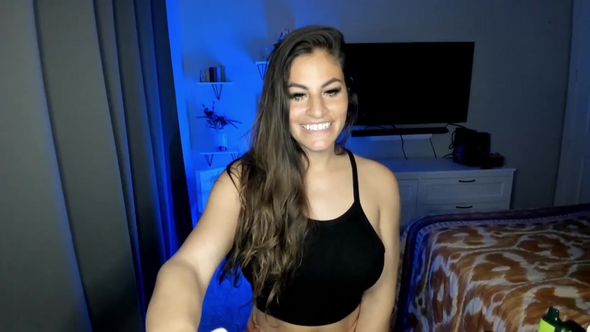 Gallery image thumbnail from MylaBanks's myfreecams stream on, 04/14/2024, 04:21 image 11 of 20