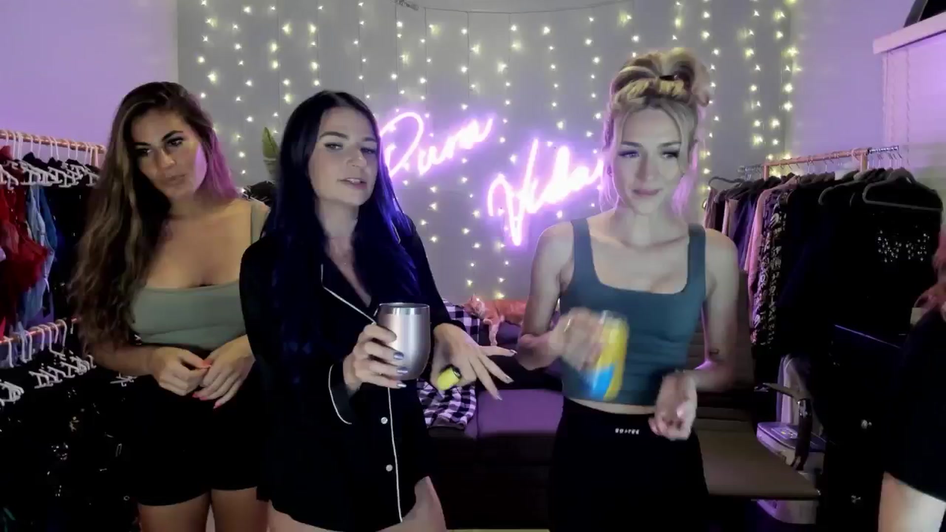 Gallery image thumbnail from MylaBanks's myfreecams stream on, 05/21/2024, 06:27 image 2 of 20