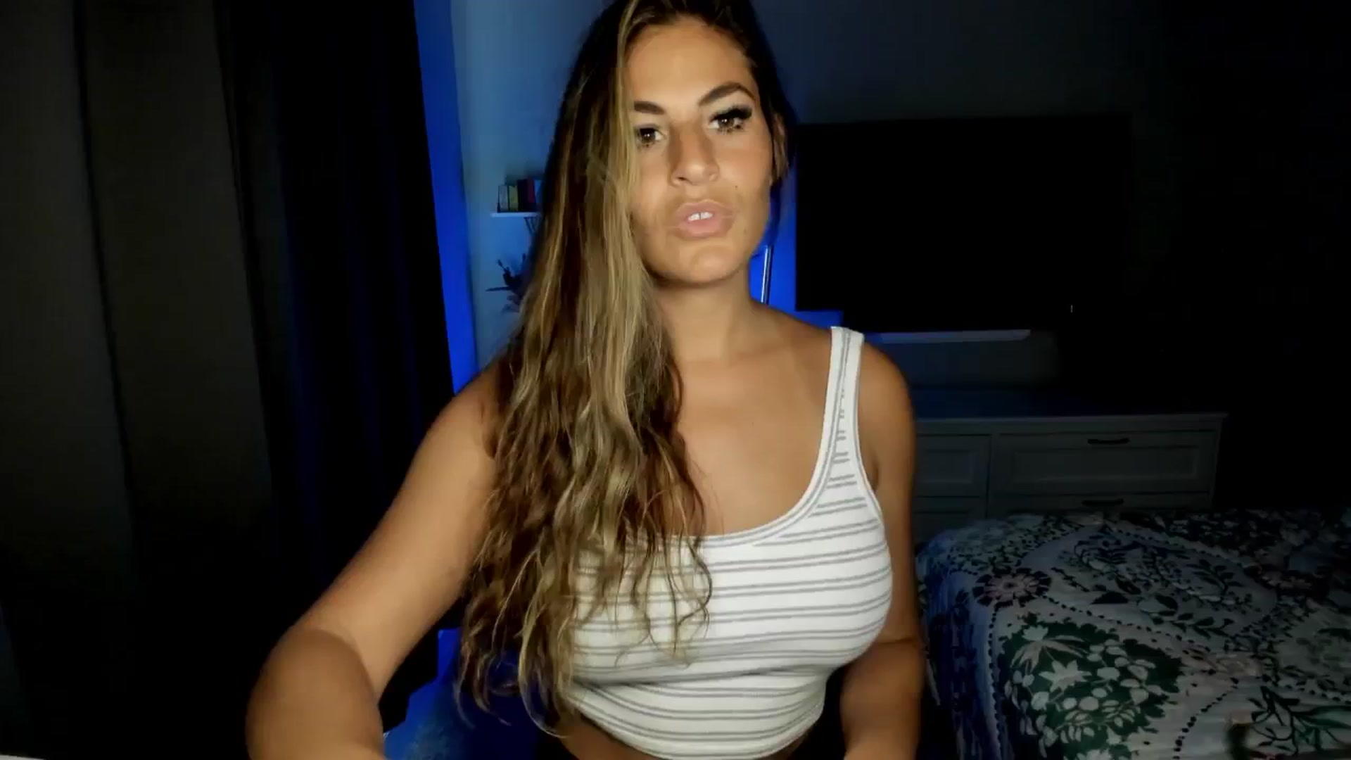 Gallery image thumbnail from MylaBanks's myfreecams stream on, 06/11/2024, 17:35 image 8 of 20