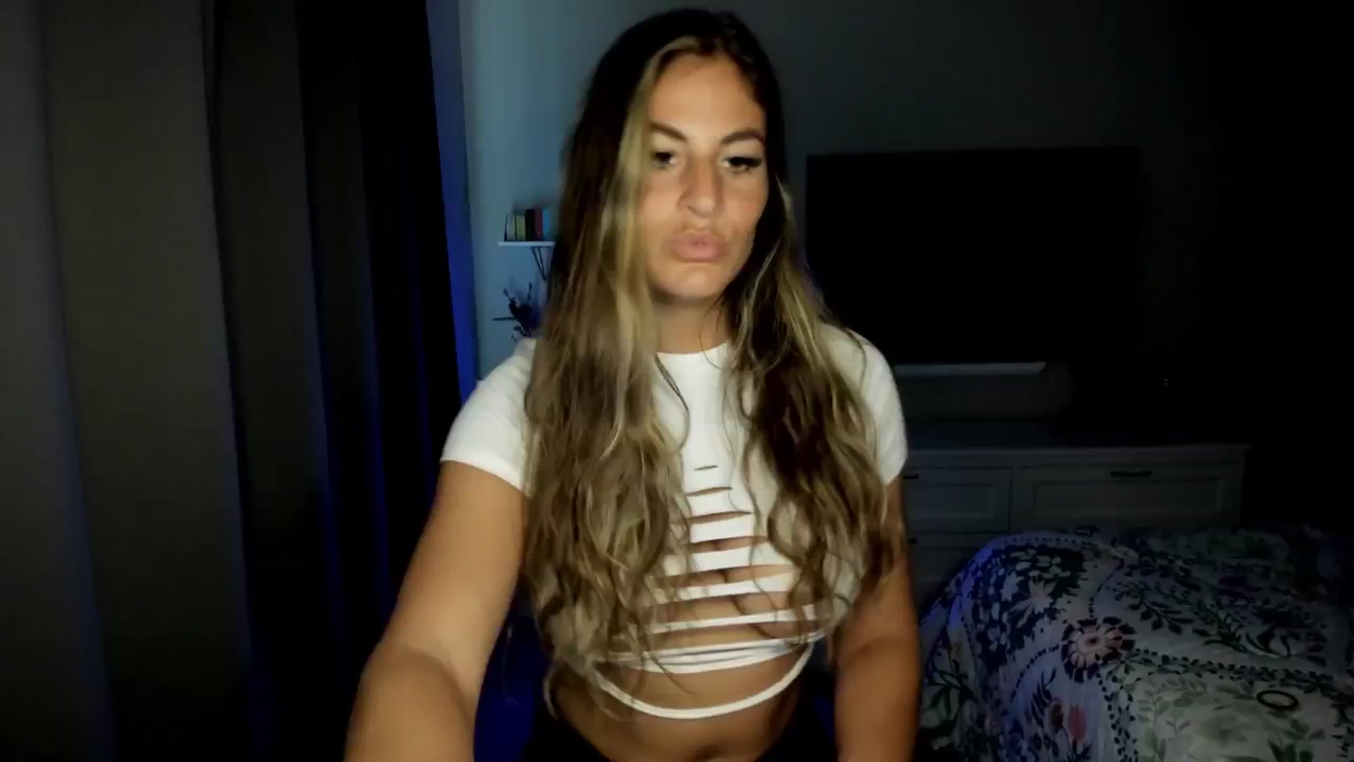 Gallery image thumbnail from MylaBanks's myfreecams stream on, 06/18/2024, 20:05 image 10 of 20