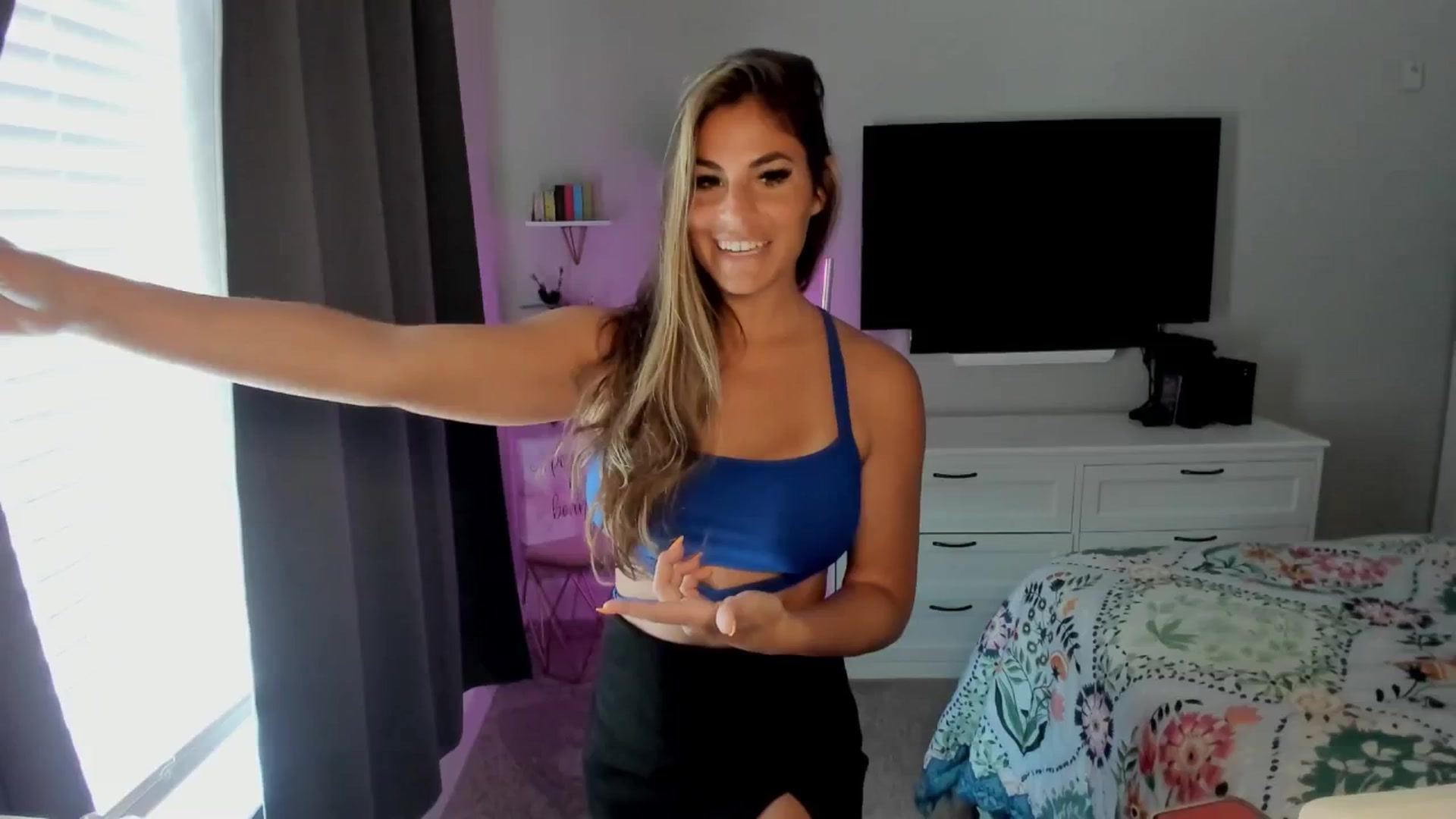 Gallery image thumbnail from MylaBanks's myfreecams stream on, 06/21/2024, 22:20 image 10 of 20