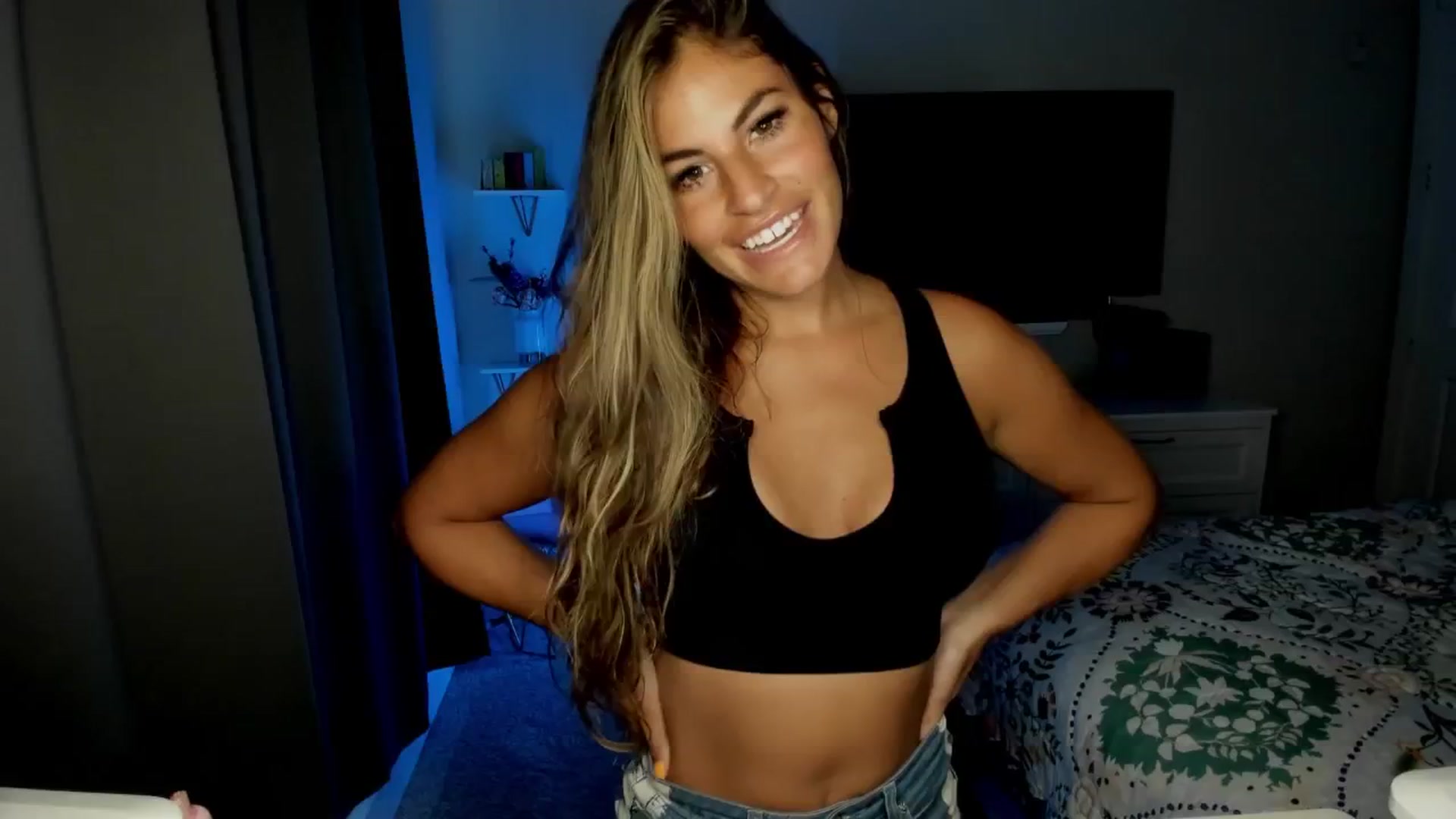 Gallery image thumbnail from MylaBanks's myfreecams stream on, 07/03/2024, 23:06 image 3 of 20