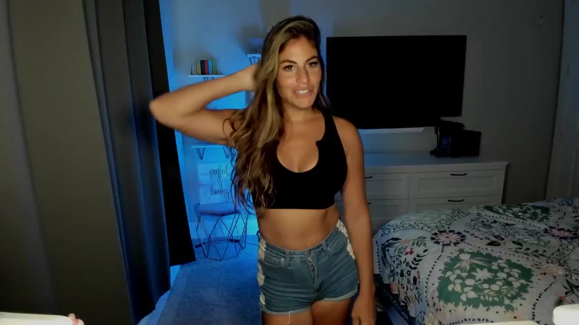 Gallery image thumbnail from MylaBanks's myfreecams stream on, 07/03/2024, 23:06 image 1 of 20