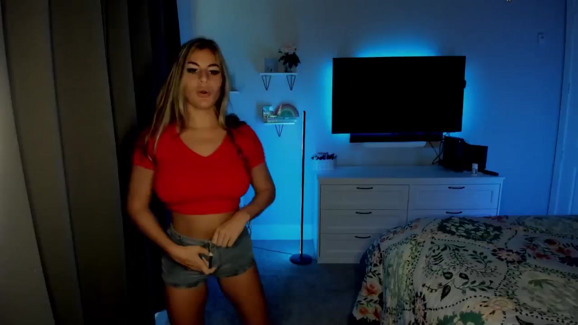 Gallery image thumbnail from MylaBanks's myfreecams stream on, 09/18/2024, 17:53 image 1 of 20