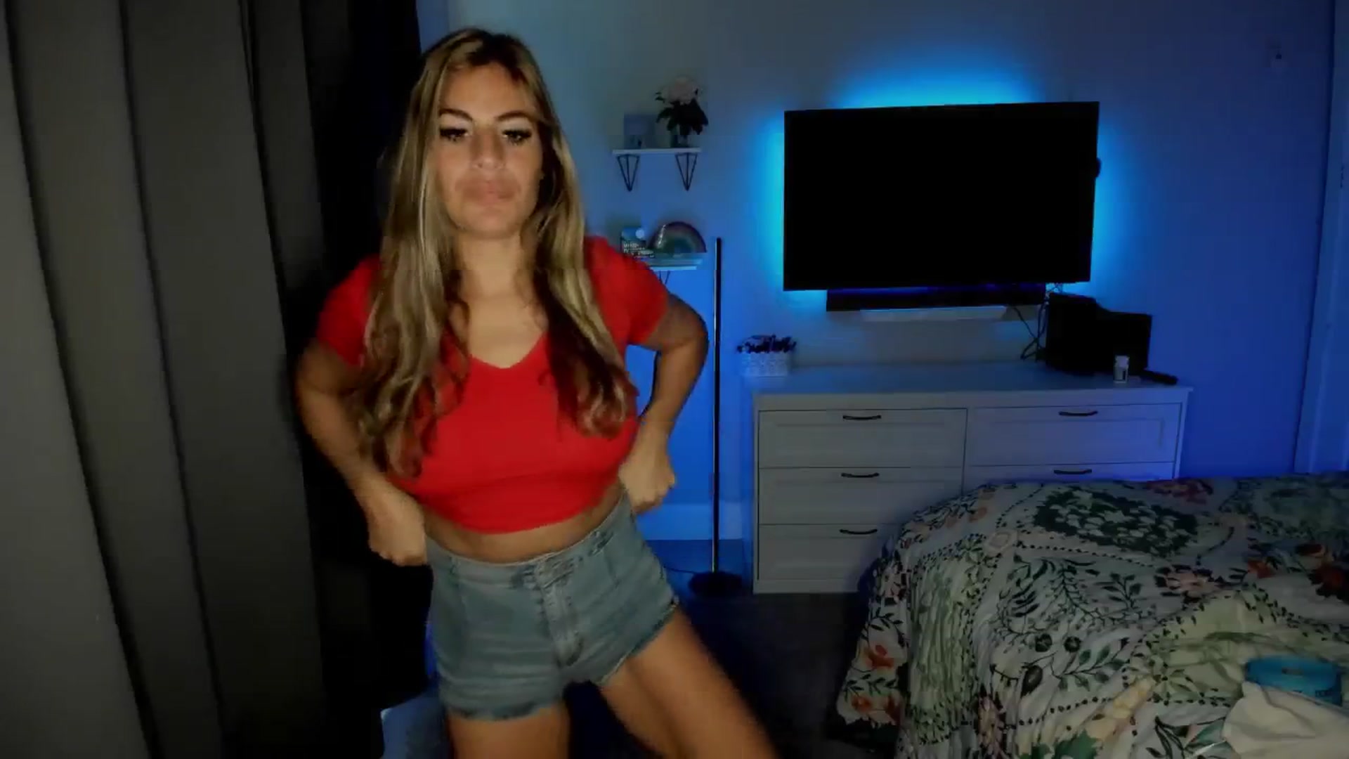 Gallery image thumbnail from MylaBanks's myfreecams stream on, 09/18/2024, 17:53 image 18 of 20