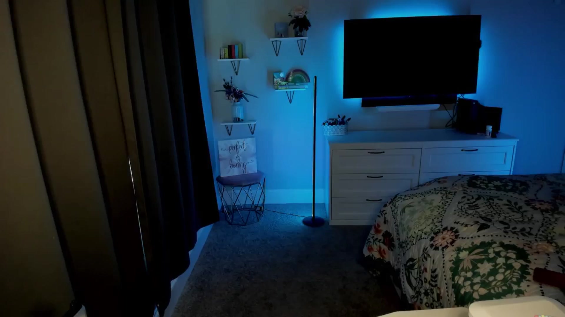 Gallery image thumbnail from MylaBanks's myfreecams stream on, 09/20/2024, 18:15 image 6 of 20