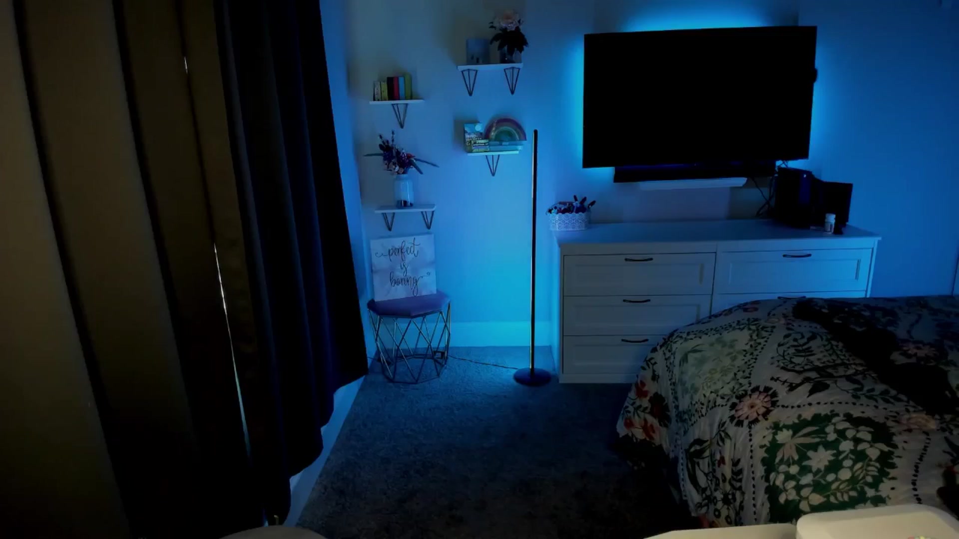 Gallery image thumbnail from MylaBanks's myfreecams stream on, 09/20/2024, 18:15 image 8 of 20