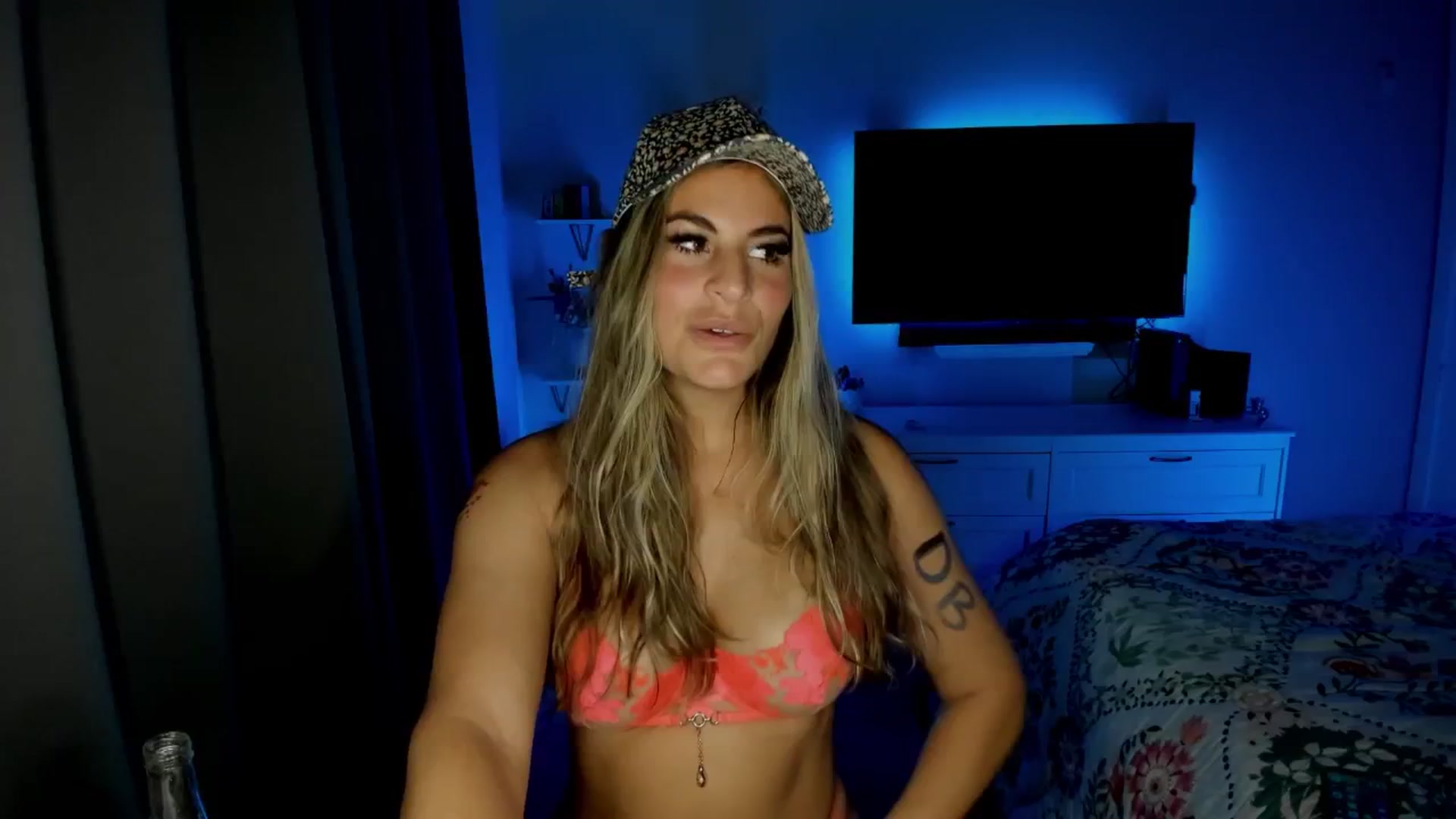 Gallery image thumbnail from MylaBanks's myfreecams stream on, 09/22/2024, 04:45 image 5 of 20