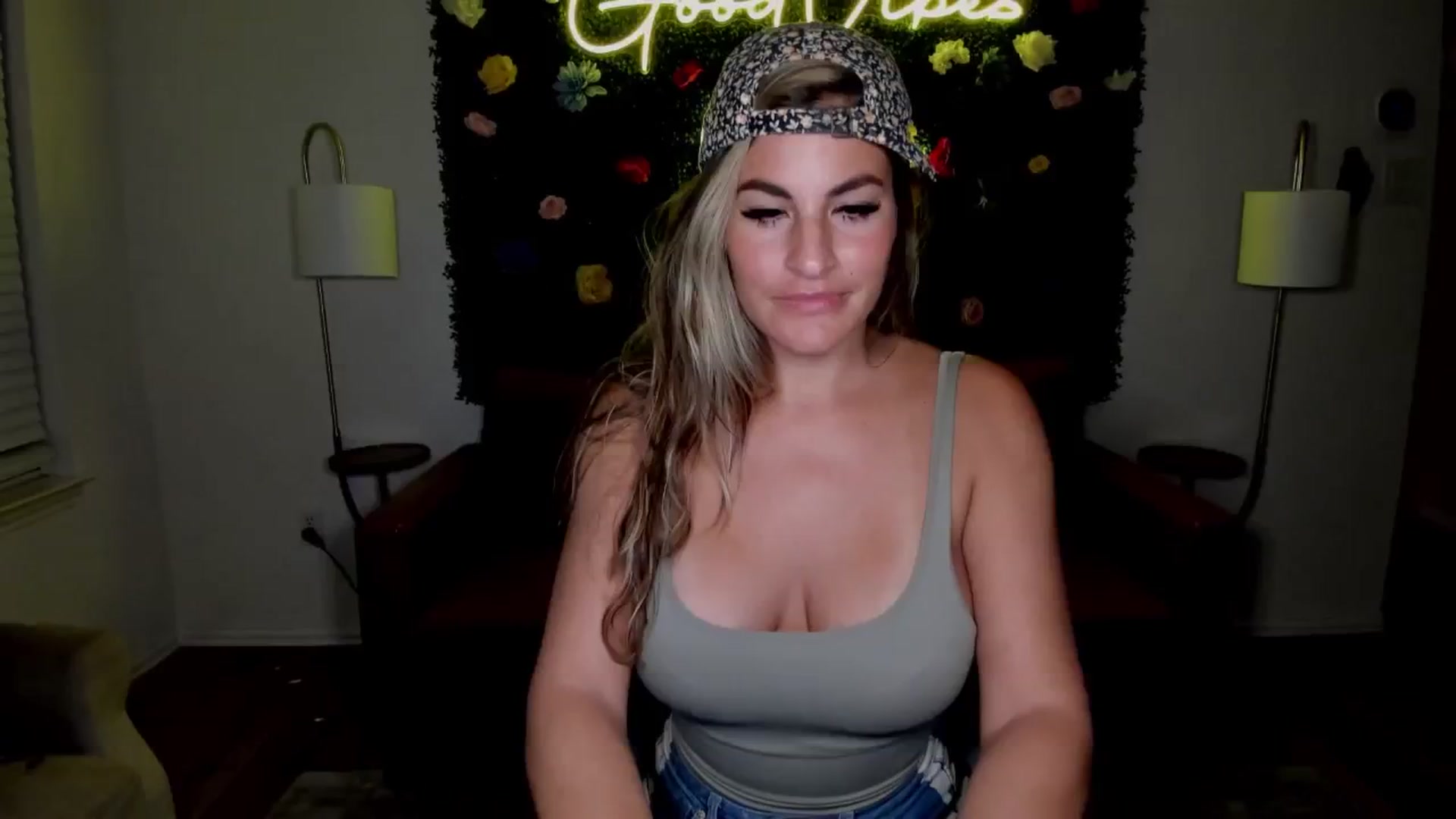 Gallery image thumbnail from MylaBanks's myfreecams stream on, 10/01/2024, 07:21 image 3 of 20