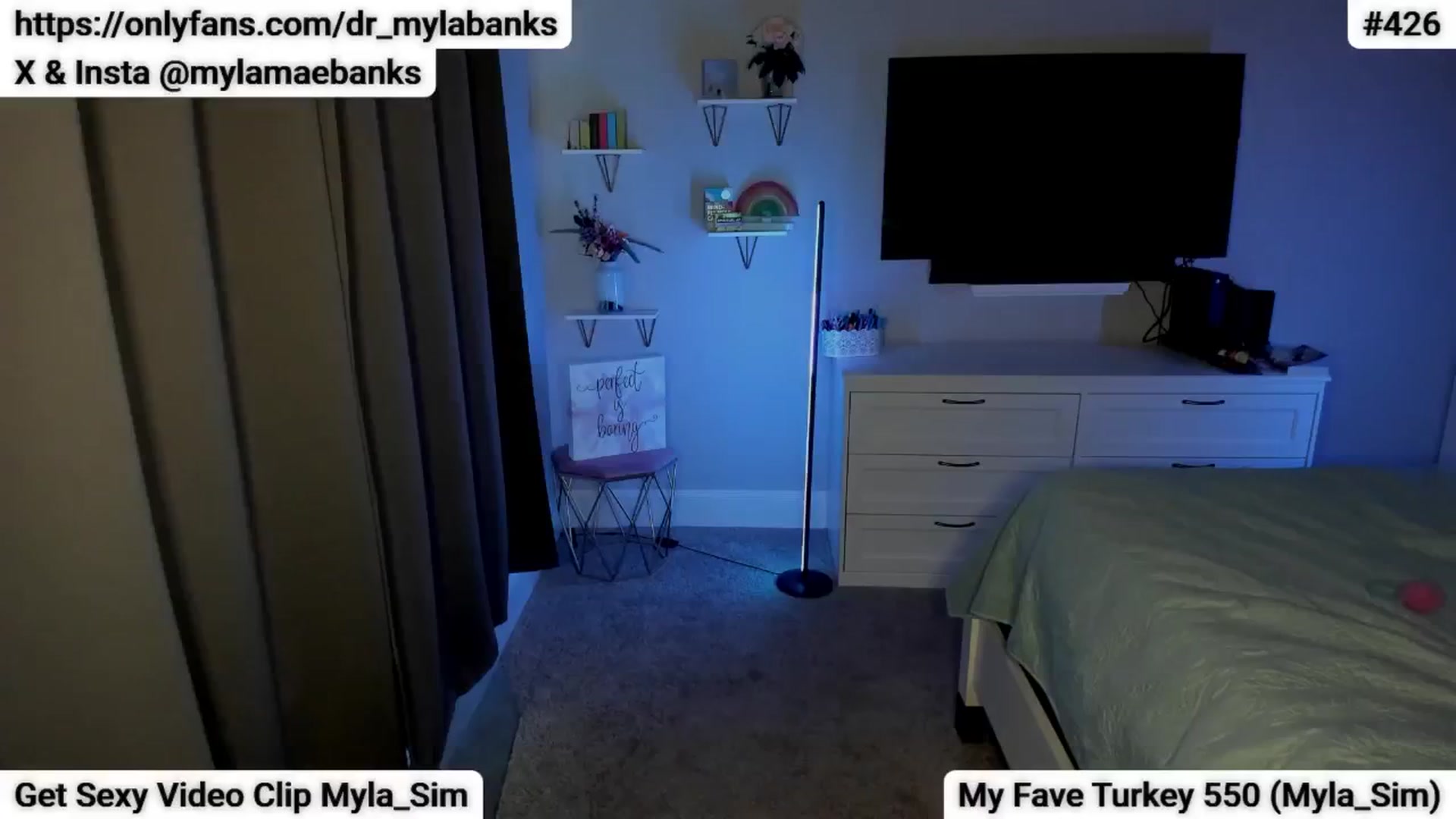 Gallery image thumbnail from MylaBanks's myfreecams stream on, 11/13/2024, 19:20 image 14 of 20