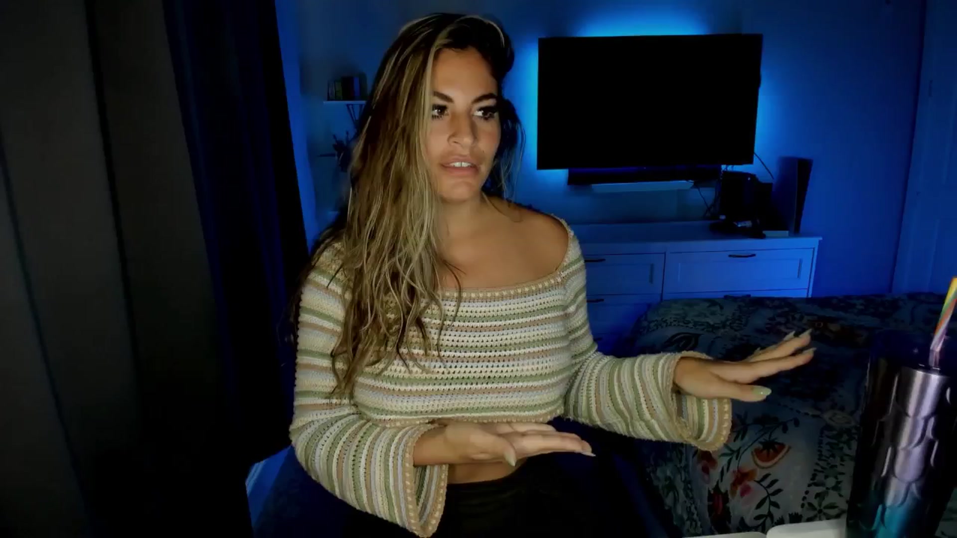 Gallery image thumbnail from MylaBanks's myfreecams stream on, 11/17/2024, 20:35 image 17 of 20