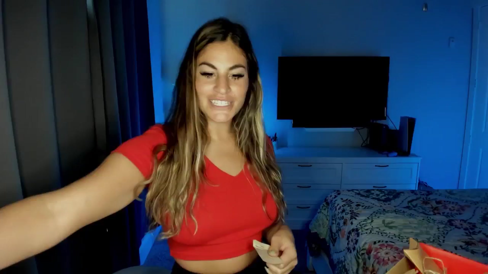 Gallery image thumbnail from MylaBanks's myfreecams stream on, 12/15/2024, 22:25 image 3 of 20