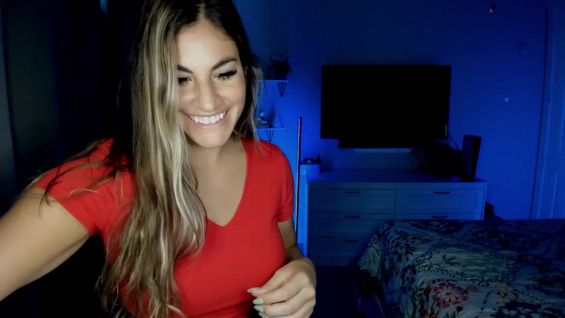 Gallery image thumbnail from MylaBanks's myfreecams stream on, 12/15/2024, 22:25 image 4 of 20