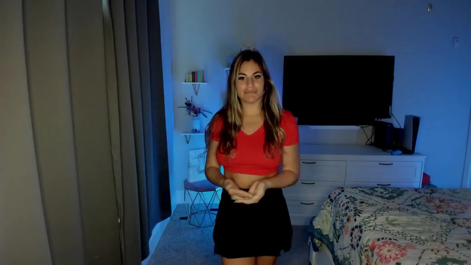 Gallery image thumbnail from MylaBanks's myfreecams stream on, 12/15/2024, 22:25 image 11 of 20