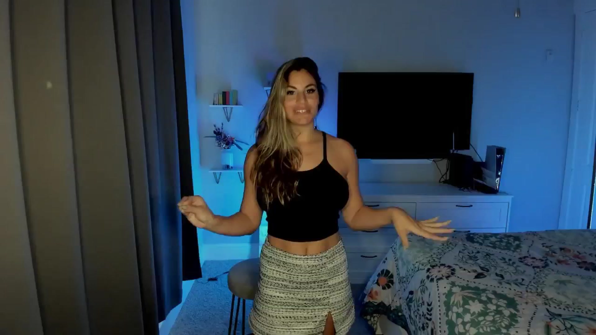 Gallery image thumbnail from MylaBanks's myfreecams stream on, 12/17/2024, 20:22 image 4 of 20