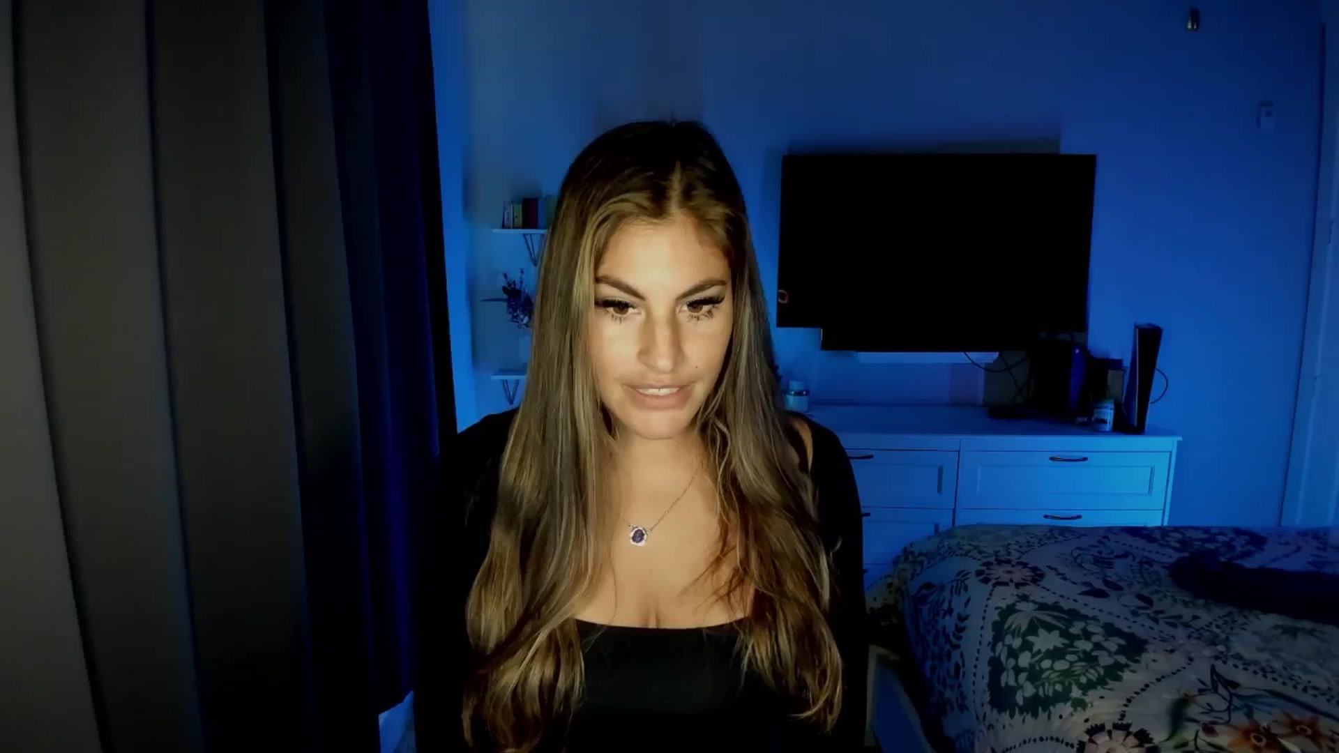 Gallery image thumbnail from MylaBanks's myfreecams stream on, 01/07/2025, 20:33 image 14 of 20