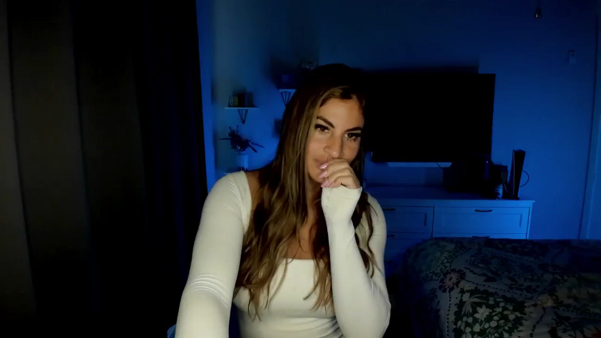 Gallery image thumbnail from MylaBanks's myfreecams stream on, 01/08/2025, 18:58 image 9 of 20