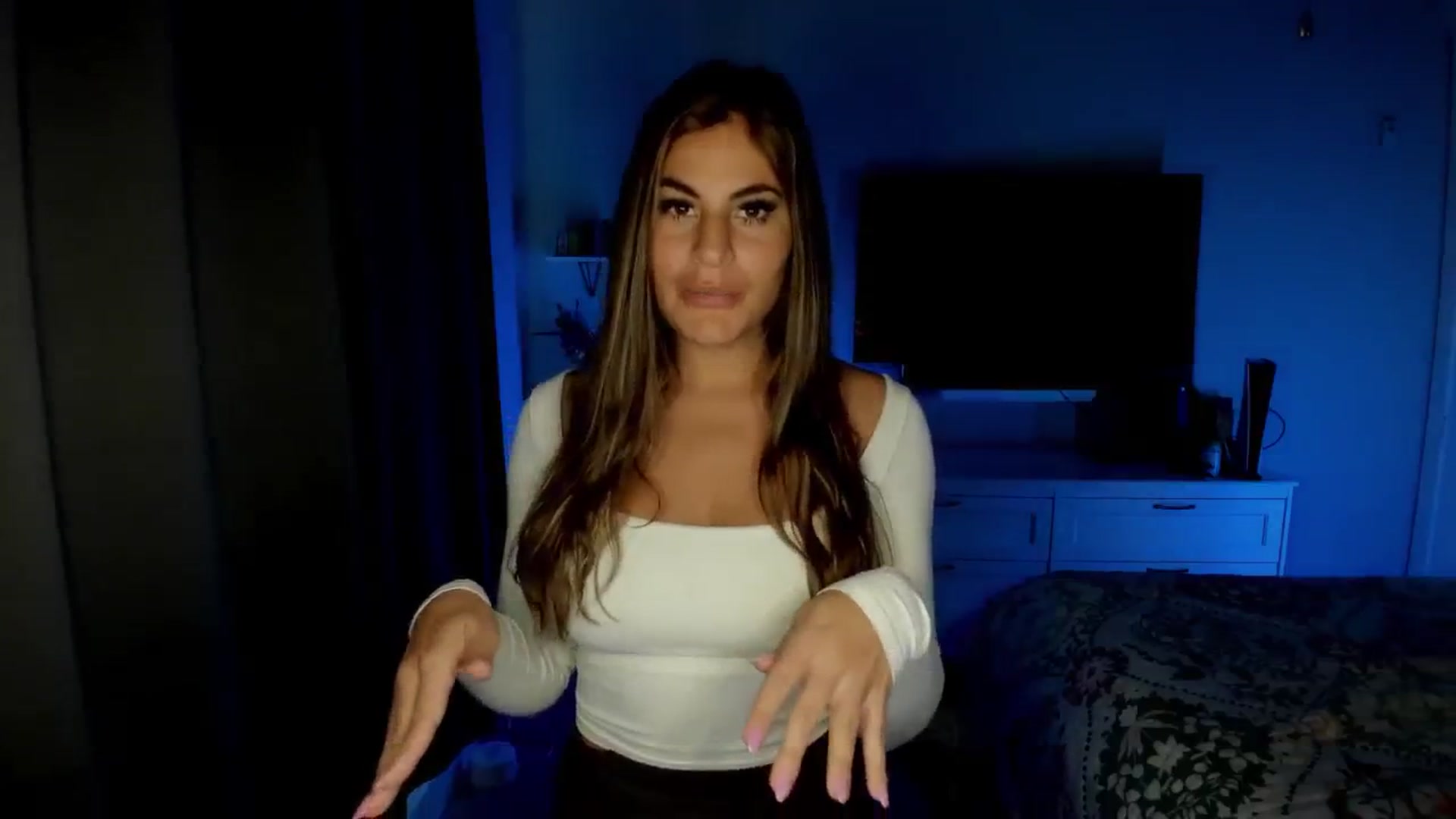 Gallery image thumbnail from MylaBanks's myfreecams stream on, 01/08/2025, 18:58 image 14 of 20