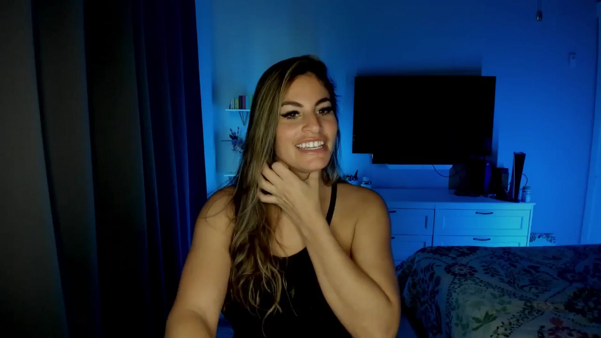 Gallery image thumbnail from MylaBanks's myfreecams stream on, 01/15/2025, 18:53 image 3 of 20