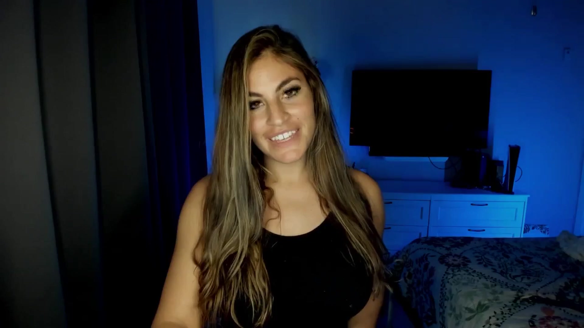 Gallery image thumbnail from MylaBanks's myfreecams stream on, 01/15/2025, 22:46 image 8 of 20