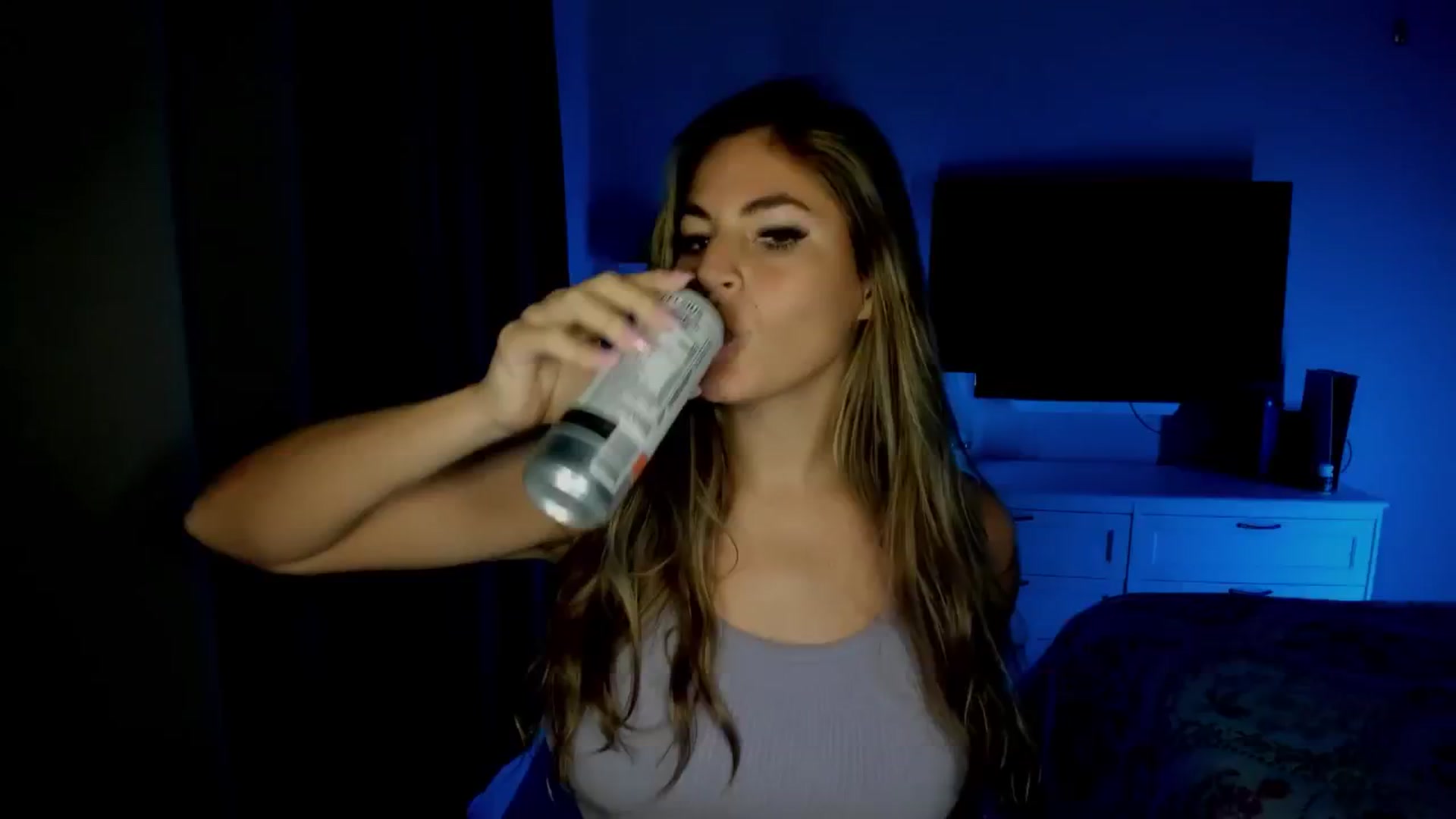Gallery image thumbnail from MylaBanks's myfreecams stream on, 01/19/2025, 02:34 image 3 of 20