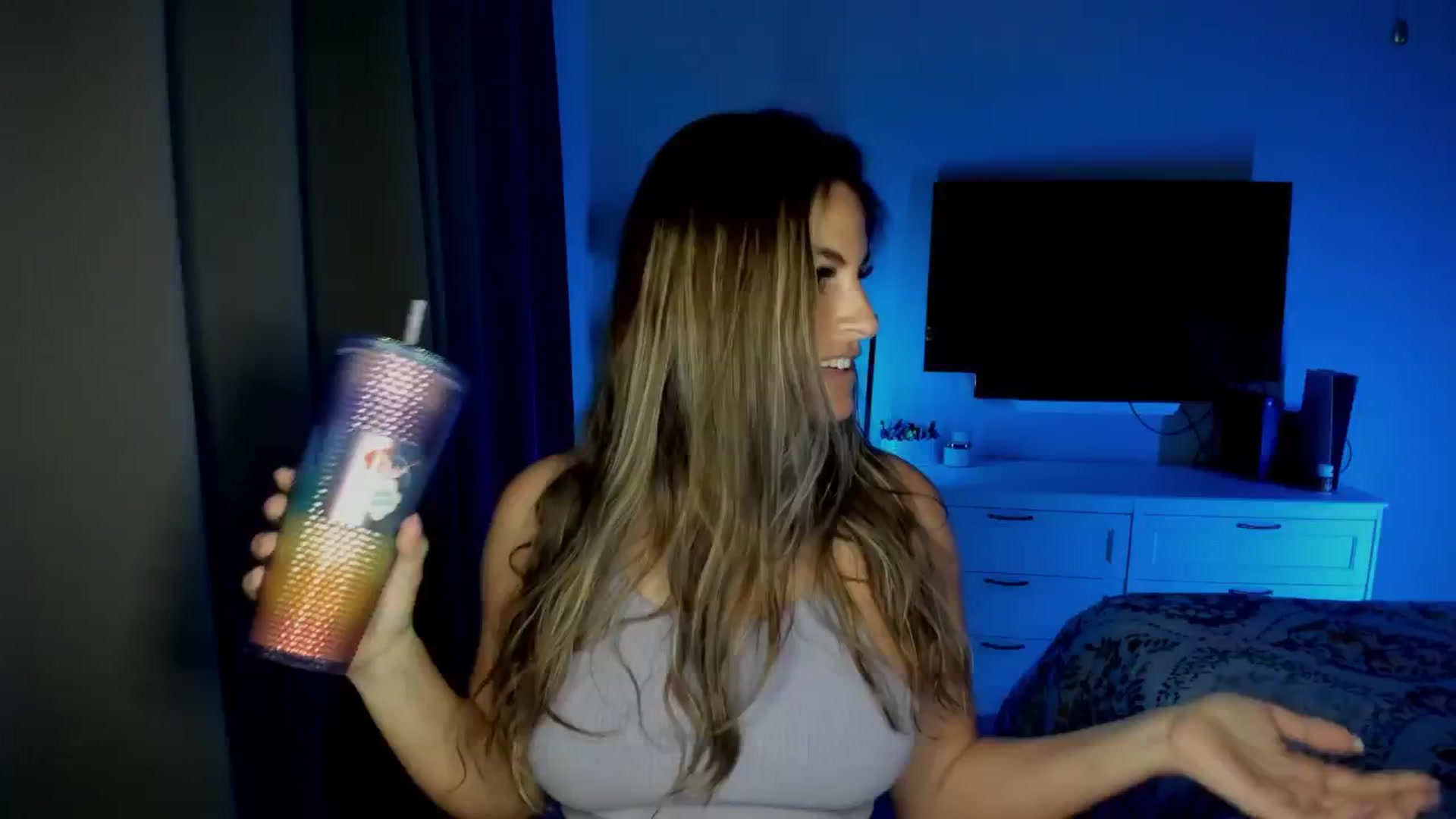 Gallery image thumbnail from MylaBanks's myfreecams stream on, 01/19/2025, 02:34 image 4 of 20