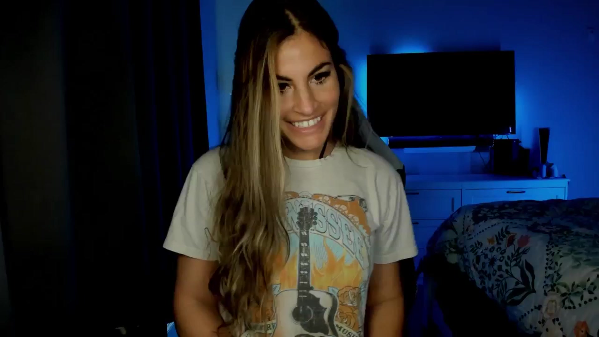 Gallery image thumbnail from MylaBanks's myfreecams stream on, 02/19/2025, 20:32 image 6 of 20
